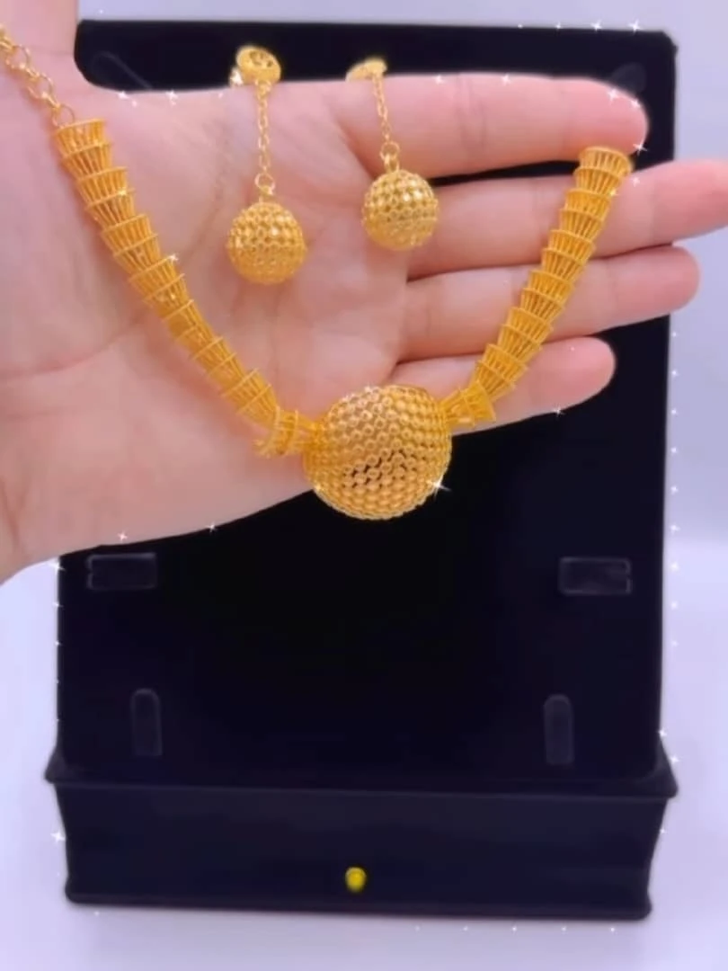 طقم مطلي بذهب