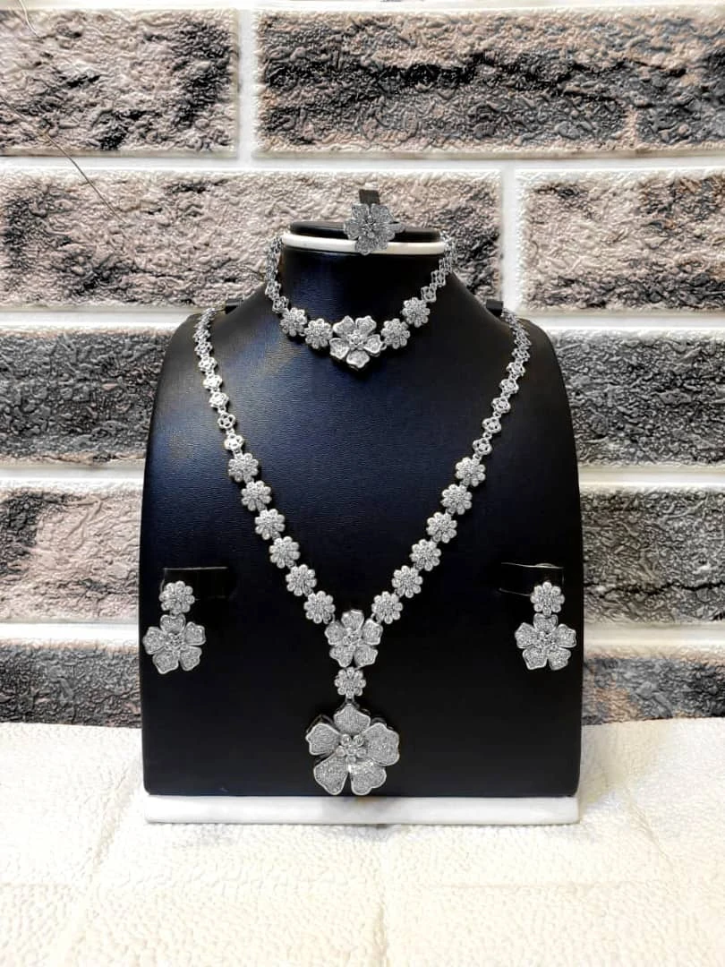 طقم زركون عرائسي كلاسيكي فخم 👑💎