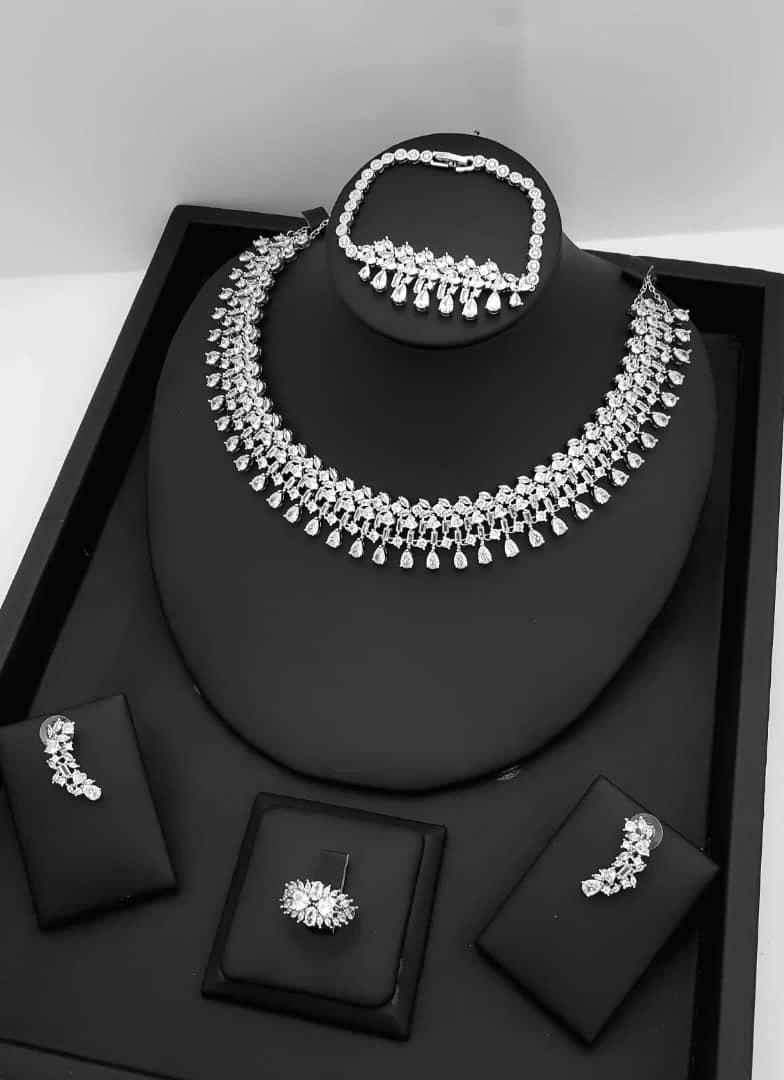 طقم زركون عرائسي كلاسيكي فخم 👑💎