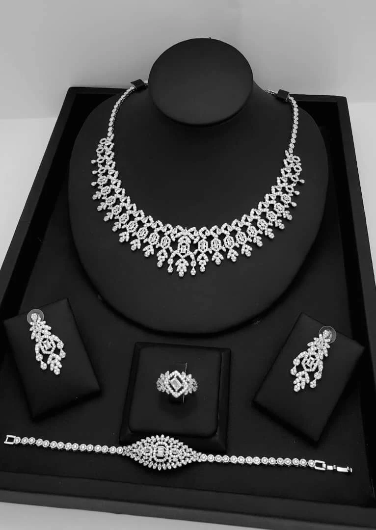 طقم زركون عرائسي كلاسيكي فخم 👑💎