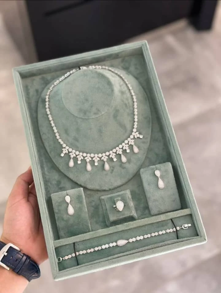 طقم نسائي فخم 👑💎