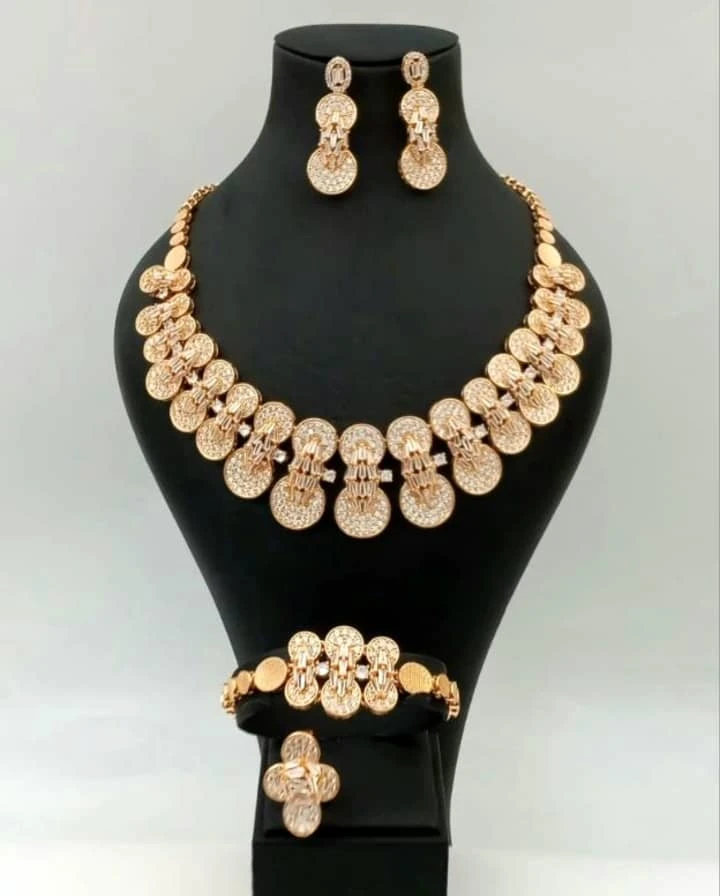 طقم زركون عرائسي كلاسيكي فخم 👑💎