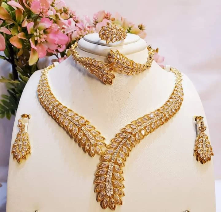 طقم نسائي فخم 👑💎