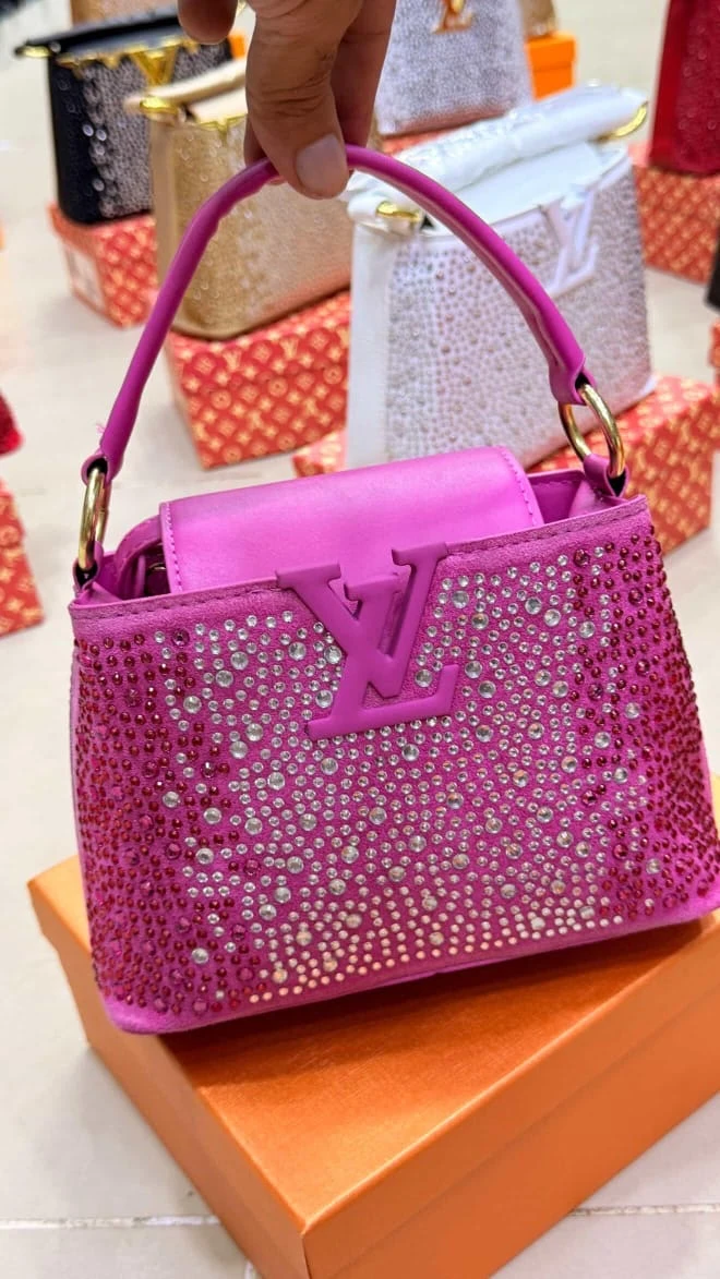 Louis Vuitton  شنطه