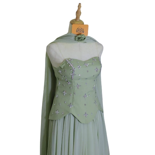 فستان شيفون مطرّز بكريستال زركون – تصميم أنثوي