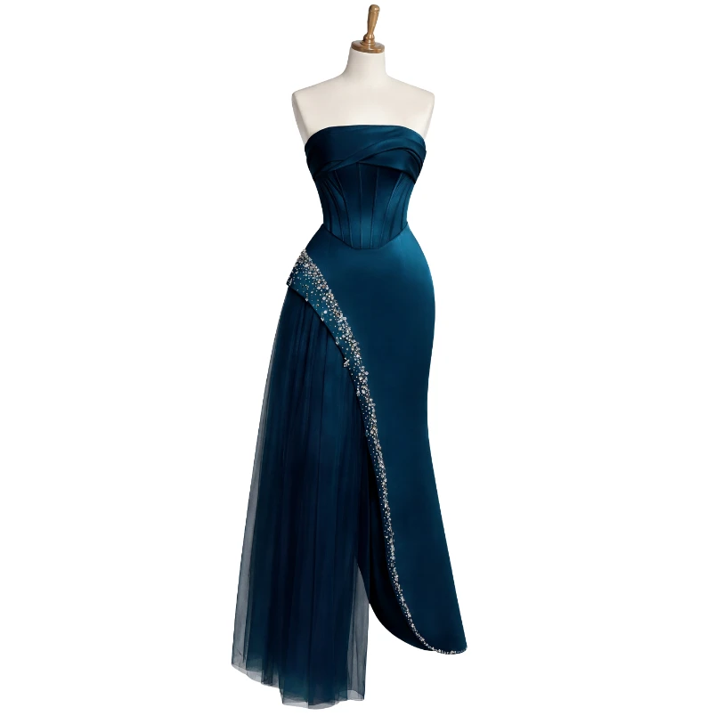 فستان سهرة ملكي بتطريز كريستال وقصة كورسيه أنثوية