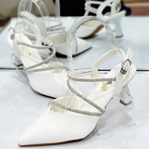 جزمه نسائي كعب جلد لمع